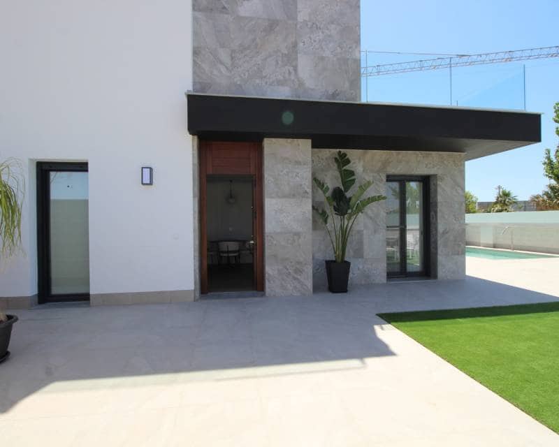 3 bedroom Semi-detached Villa for sale in Pilar de la Horadada with pool garage - € 600,000 (Ref: 8420091)