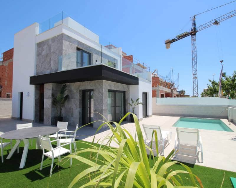 3 bedroom Semi-detached Villa for sale in Pilar de la Horadada with pool garage - € 600,000 (Ref: 8420091)