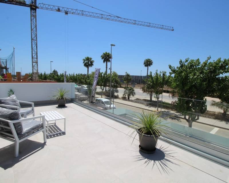 3 bedroom Semi-detached Villa for sale in Pilar de la Horadada with pool garage - € 600,000 (Ref: 8420091)