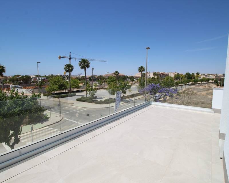 3 bedroom Semi-detached Villa for sale in Pilar de la Horadada with pool garage - € 600,000 (Ref: 8420091)