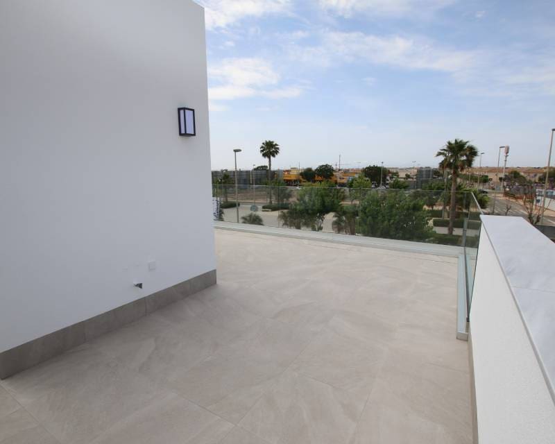 3 bedroom Semi-detached Villa for sale in Pilar de la Horadada with pool garage - € 600,000 (Ref: 8420091)