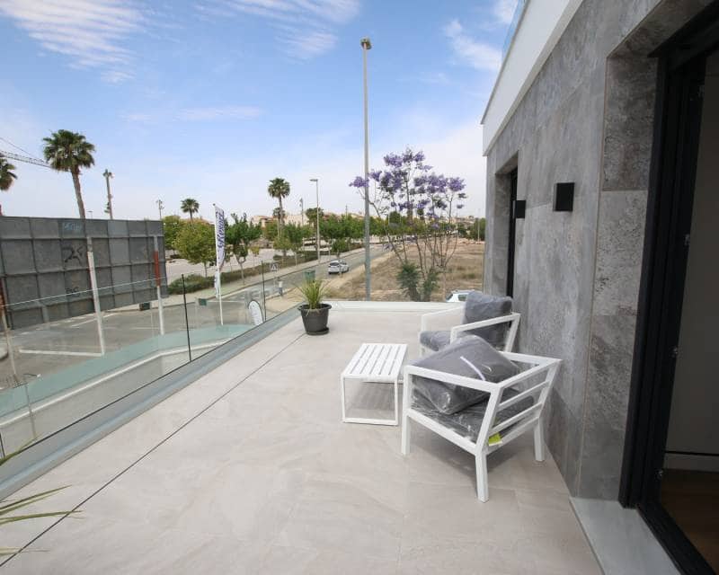 3 bedroom Semi-detached Villa for sale in Pilar de la Horadada with pool garage - € 600,000 (Ref: 8420091)