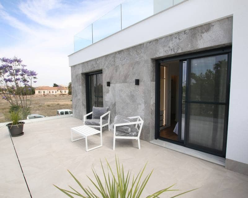 3 bedroom Semi-detached Villa for sale in Pilar de la Horadada with pool garage - € 600,000 (Ref: 8420091)