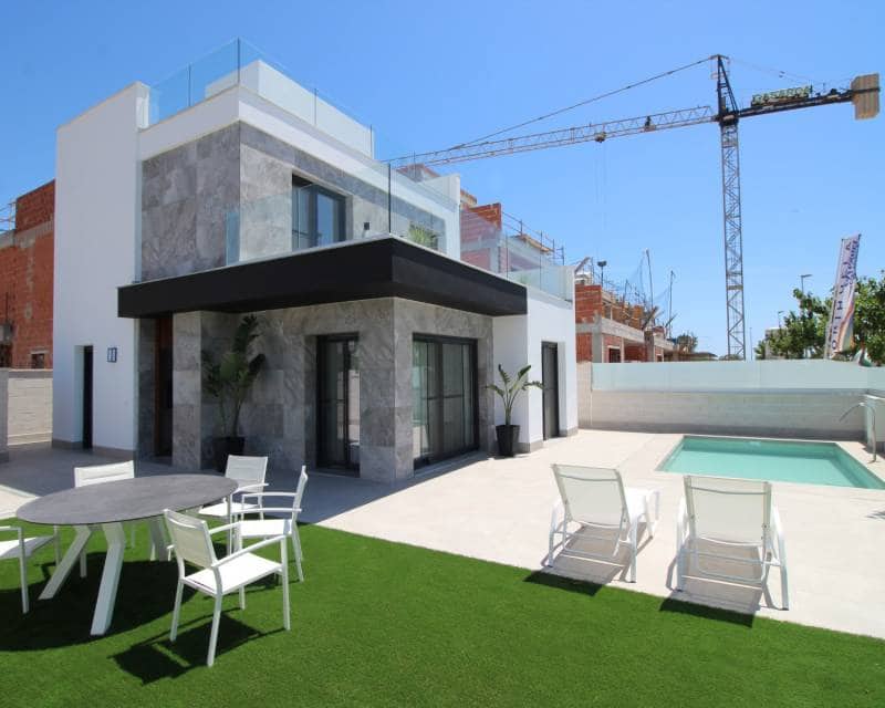 3 bedroom Semi-detached Villa for sale in Pilar de la Horadada with pool garage - € 600,000 (Ref: 8420091)