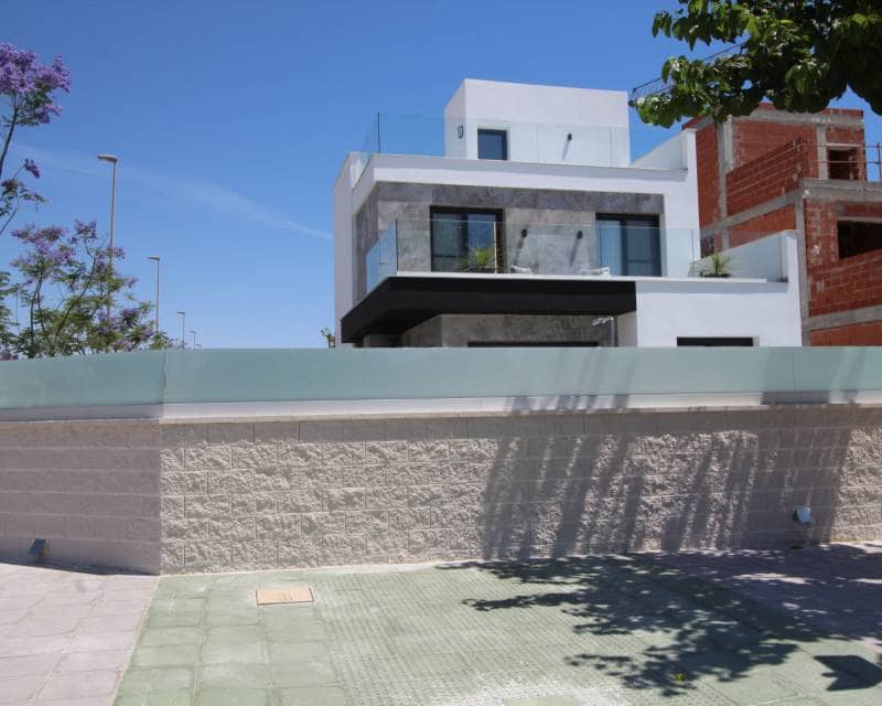 3 bedroom Semi-detached Villa for sale in Pilar de la Horadada with pool garage - € 600,000 (Ref: 8420091)