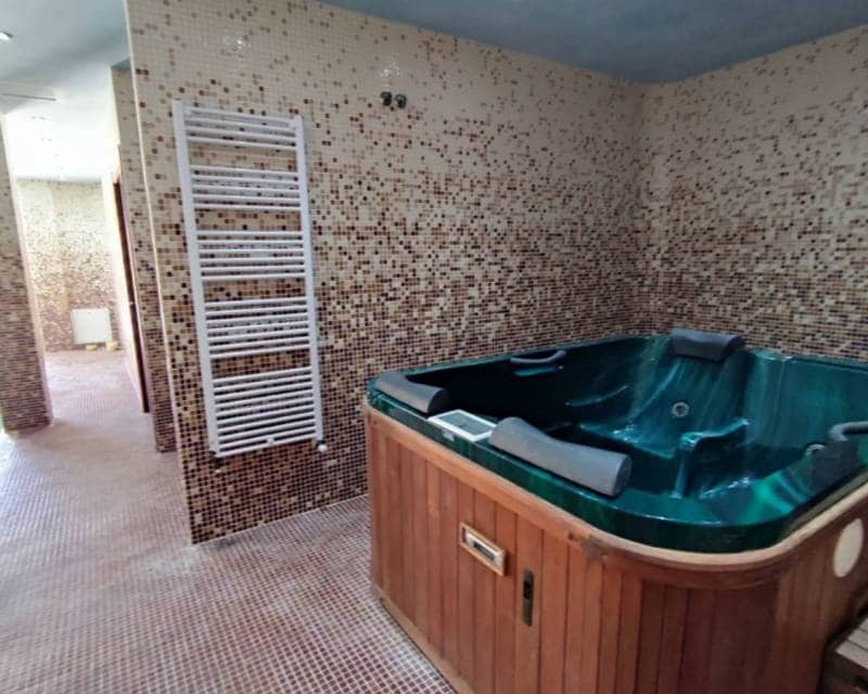 5 chambre Villa/Maison à vendre à Aspe avec piscine garage - 850 000 € (Ref: 8420215)