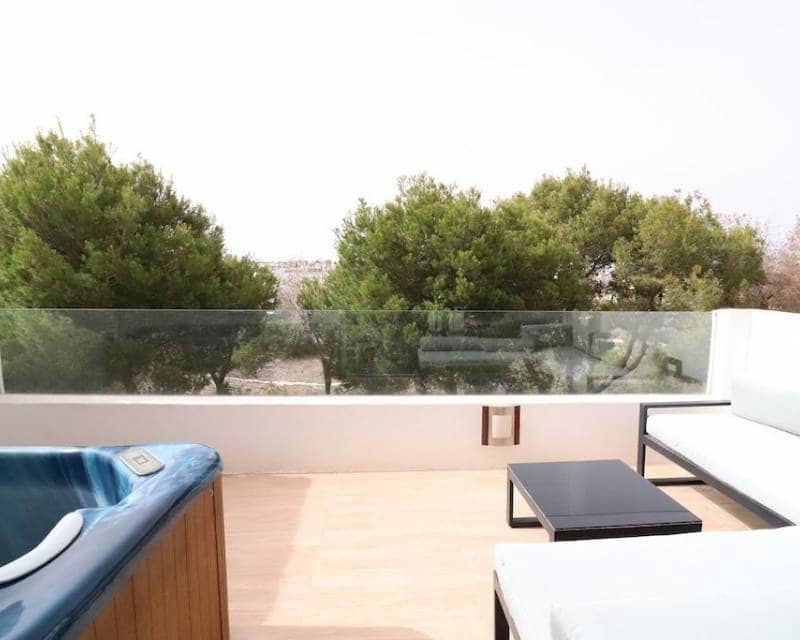 3 makuuhuone Huvila myytävänä paikassa Orihuela Costa mukana uima-altaan - 460 000 € (Ref: 8426791)