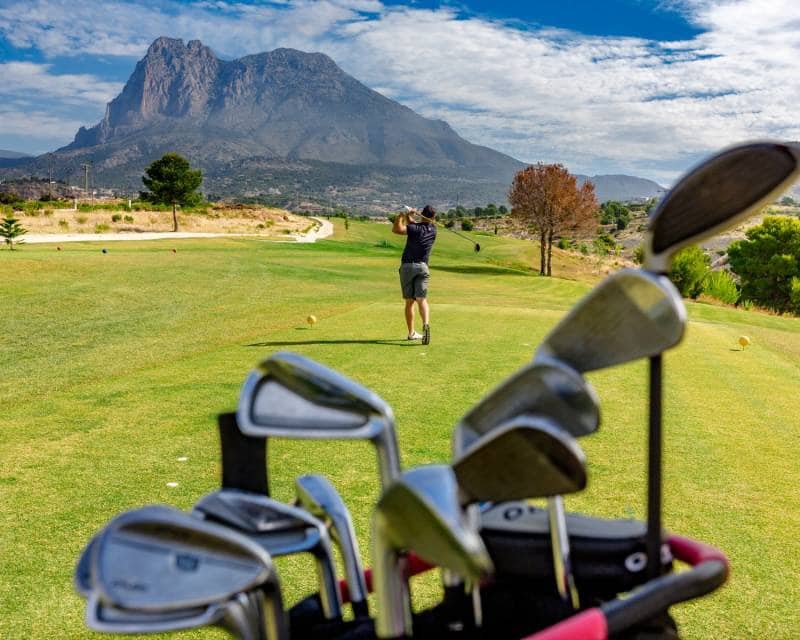 Chalet de 4 habitaciones en Finestrat en venta con piscina garaje - 555.000 € (Ref: 8433687)