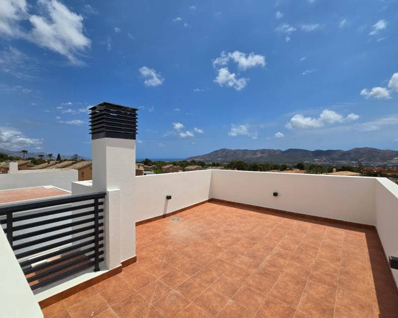 4 soveværelse Semi-Rækkehus til salg i La Nucia med swimmingpool garage - € 1.150.000 (Ref: 8478688)