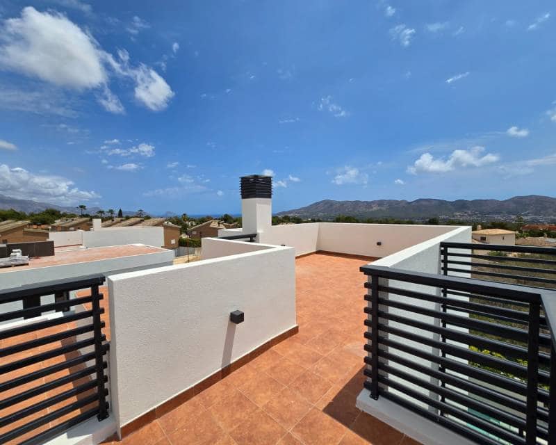 4 soveværelse Semi-Rækkehus til salg i La Nucia med swimmingpool garage - € 1.150.000 (Ref: 8478688)