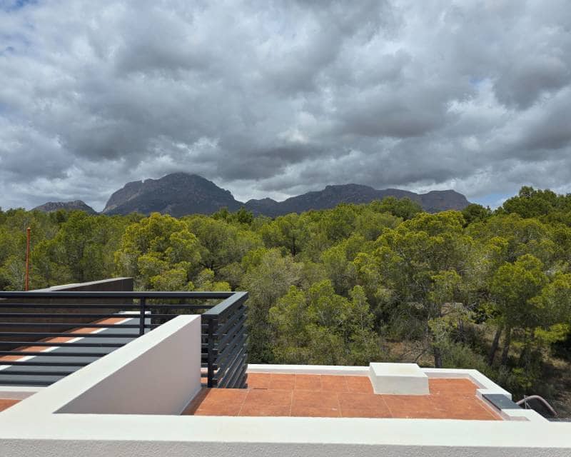 4 soveværelse Semi-Rækkehus til salg i La Nucia med swimmingpool garage - € 1.150.000 (Ref: 8478688)