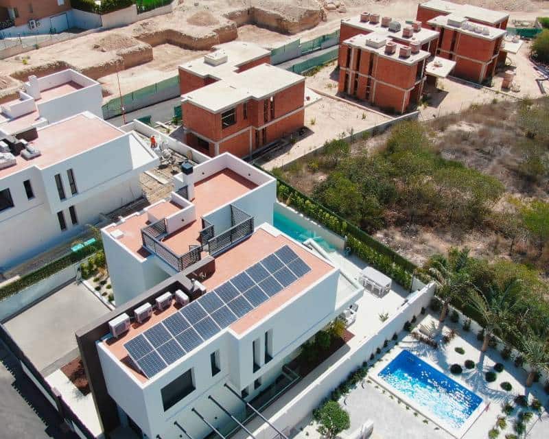 4 soveværelse Semi-Rækkehus til salg i La Nucia med swimmingpool garage - € 1.150.000 (Ref: 8478688)