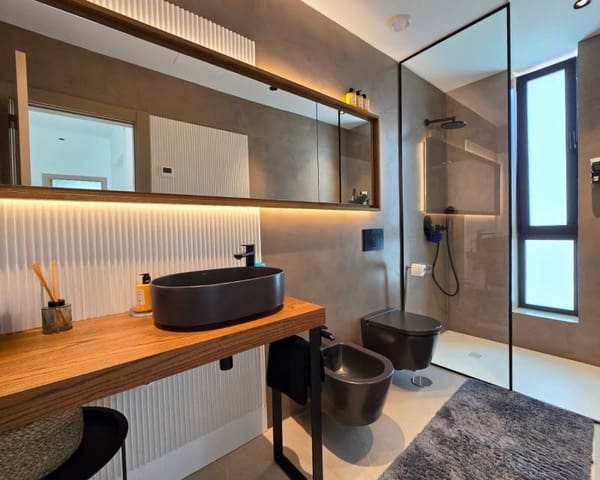 4 soverom Kjedet enebolig til salgs i Barranco Hondo, La Nucia med svømmebasseng garasje - € 1 150 000 (Ref: 8478688)