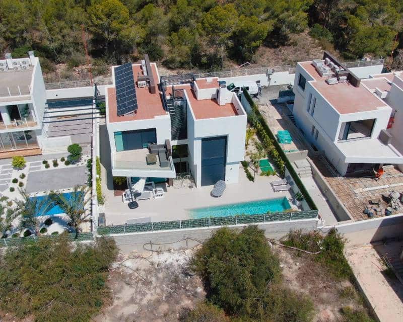 4 soveværelse Semi-Rækkehus til salg i La Nucia med swimmingpool garage - € 1.150.000 (Ref: 8478688)