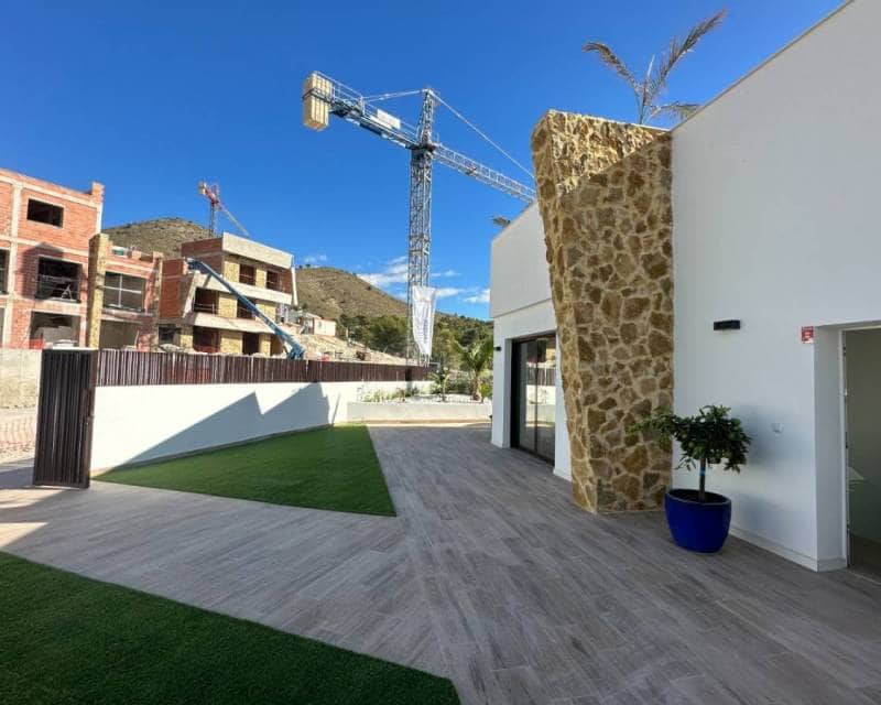 3 Zimmer Villa zu verkaufen in Finestrat mit Pool Garage - 735.000 € (Ref: 8481199)