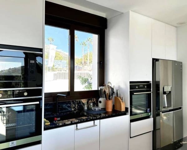 3 Zimmer Villa zu verkaufen in Golf Bahía, Finestrat mit Pool Garage - 735.000 € (Ref: 8481199)