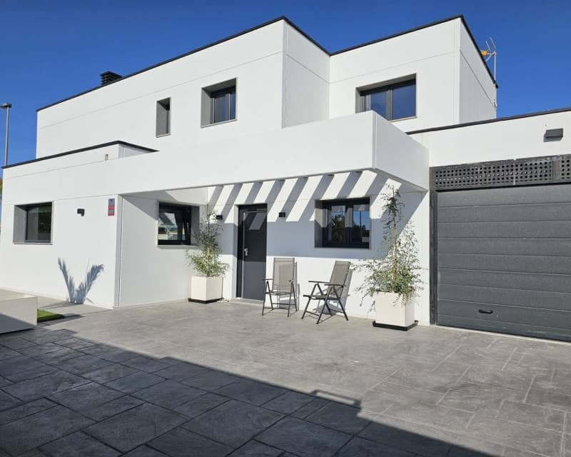 4 bedroom Villa for sale in San Javier with pool garage - € 750,000 (Ref: 8481416)