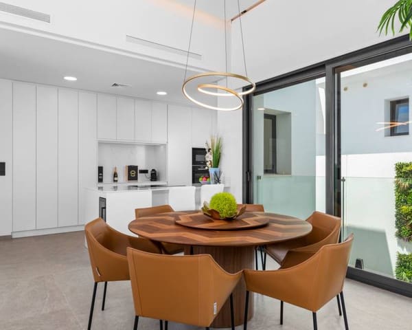 Chalet de 3 habitaciones en El Campello en venta con piscina garaje - 1.390.000 € (Ref: 8488250)