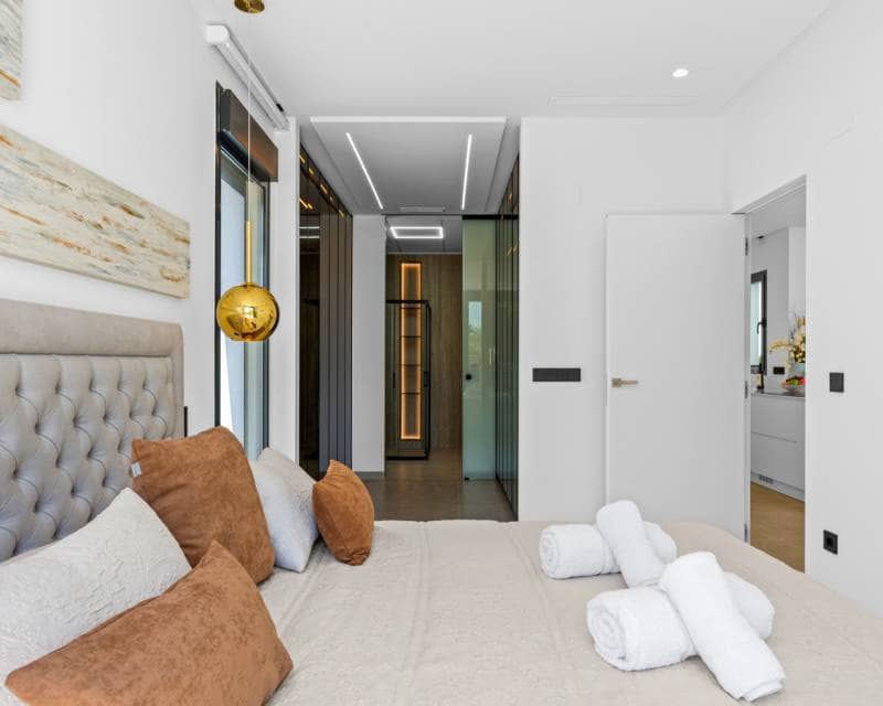 3 Zimmer Villa zu verkaufen in El Campello mit Pool Garage - 1.390.000 € (Ref: 8488250)