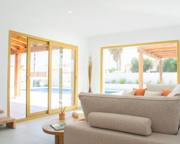 4 Zimmer Villa zu verkaufen in El Chaparral - La Siesta - La Torreta, Torrevieja mit Pool Garage - 749.000 € (Ref: 8497920)