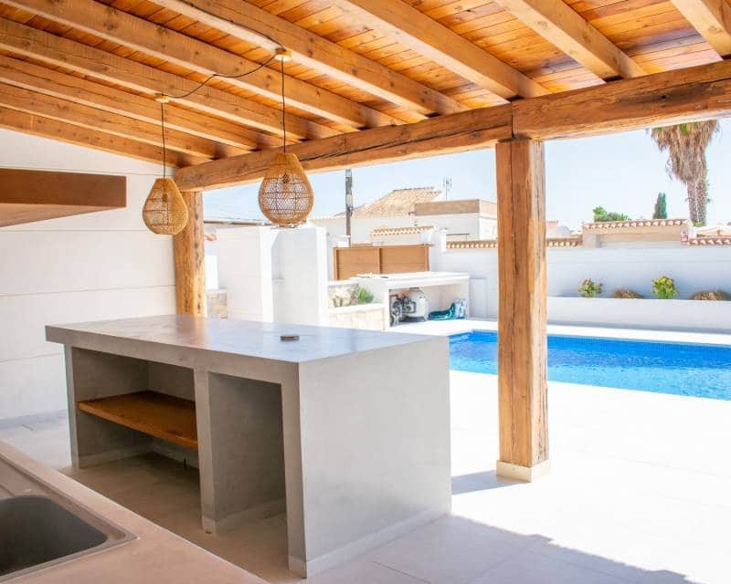4 bedroom Villa for sale in Torrevieja with pool garage - € 749,000 (Ref: 8497920)