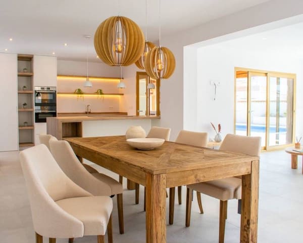 4 Zimmer Villa zu verkaufen in El Chaparral - La Siesta - La Torreta, Torrevieja mit Pool Garage - 749.000 € (Ref: 8497920)