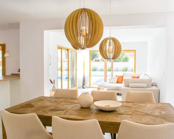 4 Zimmer Villa zu verkaufen in El Chaparral - La Siesta - La Torreta, Torrevieja mit Pool Garage - 749.000 € (Ref: 8497920)