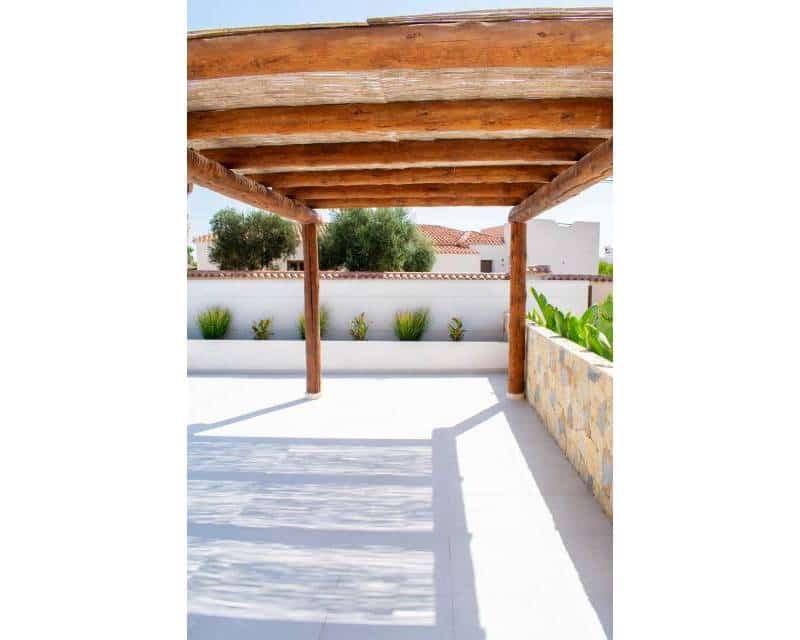 4 bedroom Villa for sale in Torrevieja with pool garage - € 749,000 (Ref: 8497920)