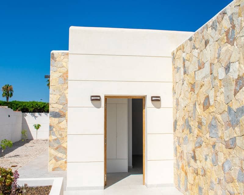 4 bedroom Villa for sale in Torrevieja with pool garage - € 749,000 (Ref: 8497920)