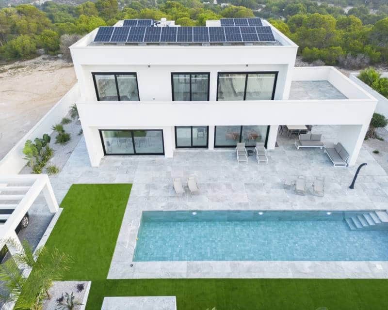 5 soveværelse Villa til salg i Lo Pepin med swimmingpool - € 913.000 (Ref: 8510652)