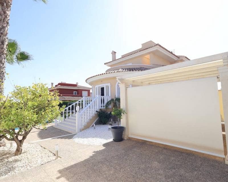 3 bedroom Villa for sale in Ciudad Quesada with pool garage - € 860,000 (Ref: 8520483)