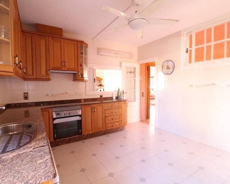 5 soveværelse Villa til salg i Cabo Roig med swimmingpool garage - € 760.000 (Ref: 8531114)