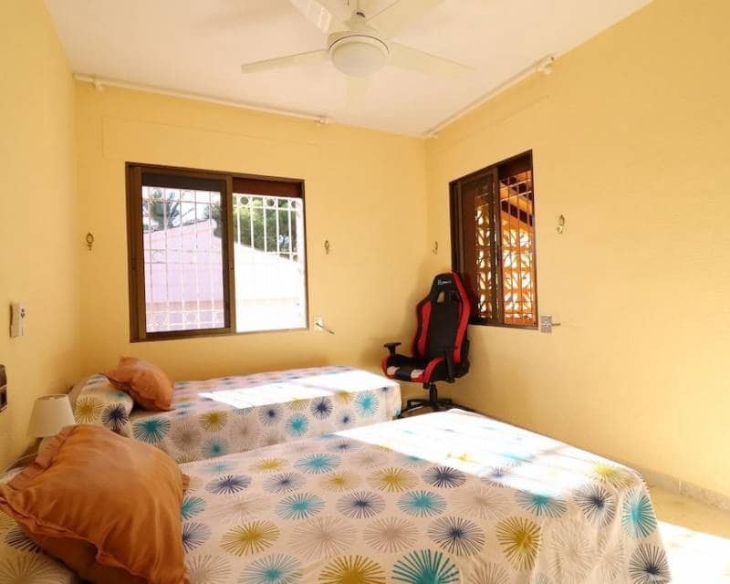 5 soveværelse Villa til salg i Cabo Roig med swimmingpool garage - € 760.000 (Ref: 8531114)