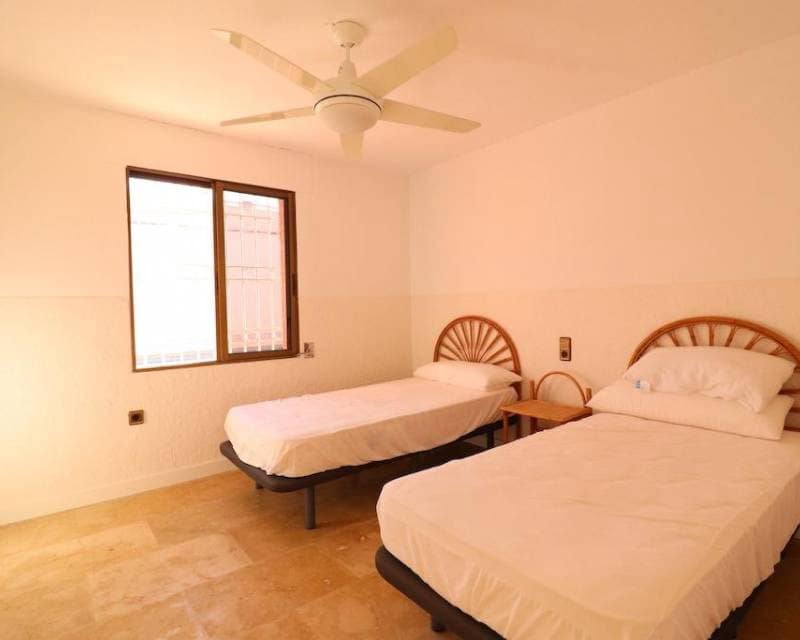 5 soveværelse Villa til salg i Cabo Roig med swimmingpool garage - € 760.000 (Ref: 8531114)