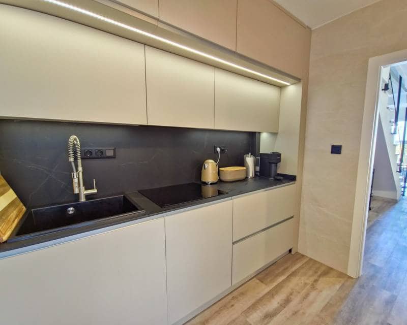 3 soverom Rekkehus til salgs i Torrevieja med svømmebasseng garasje - € 299 000 (Ref: 8533101)