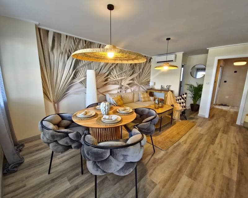 3 soverom Rekkehus til salgs i Torrevieja med svømmebasseng garasje - € 299 000 (Ref: 8533101)