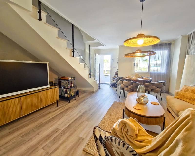 3 soverom Rekkehus til salgs i Torrevieja med svømmebasseng garasje - € 299 000 (Ref: 8533101)