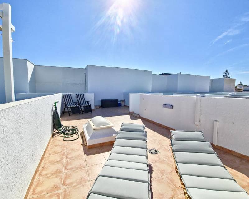 3 soverom Rekkehus til salgs i Torrevieja med svømmebasseng garasje - € 299 000 (Ref: 8533101)