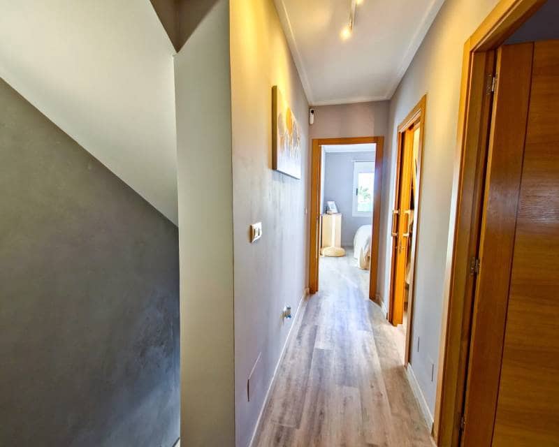 3 soverom Rekkehus til salgs i Torrevieja med svømmebasseng garasje - € 299 000 (Ref: 8533101)