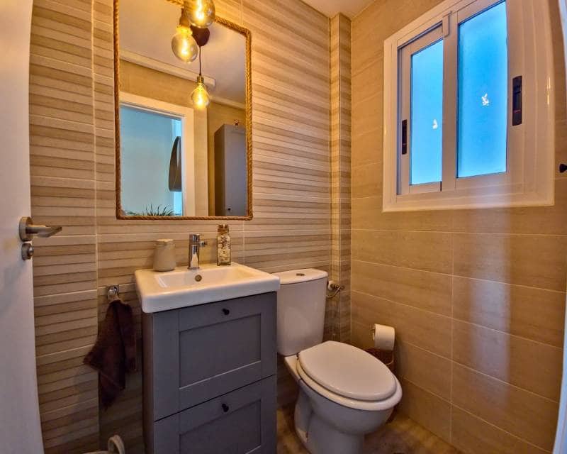 3 soverom Rekkehus til salgs i Torrevieja med svømmebasseng garasje - € 299 000 (Ref: 8533101)