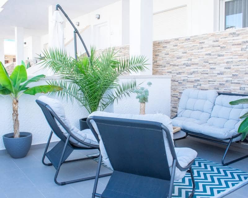 3 soverom Rekkehus til salgs i Torrevieja med svømmebasseng garasje - € 299 000 (Ref: 8533101)