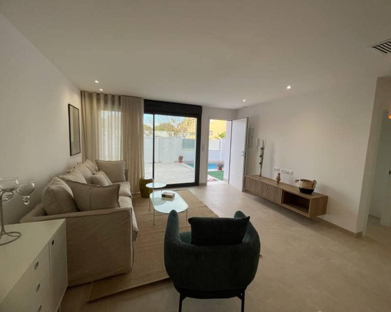 3 sypialnia Willa na sprzedaż w San Pedro del Pinatar z basenem garażem - 419 900 € (Ref: 8536982)