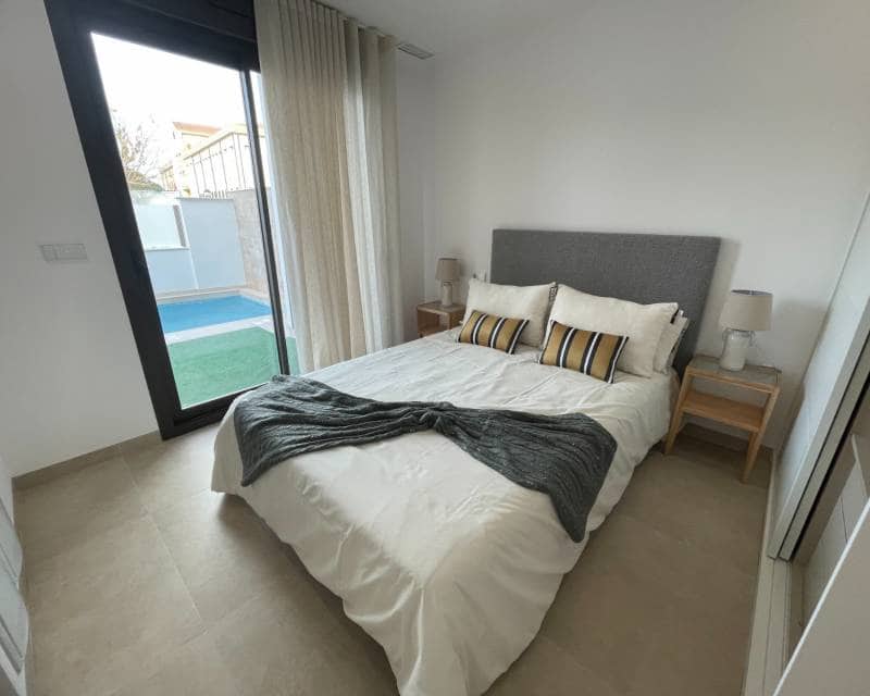 3 sypialnia Willa na sprzedaż w San Pedro del Pinatar z basenem garażem - 419 900 € (Ref: 8536982)