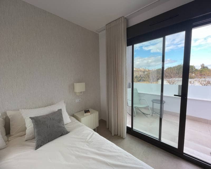 3 sypialnia Willa na sprzedaż w San Pedro del Pinatar z basenem garażem - 419 900 € (Ref: 8536982)