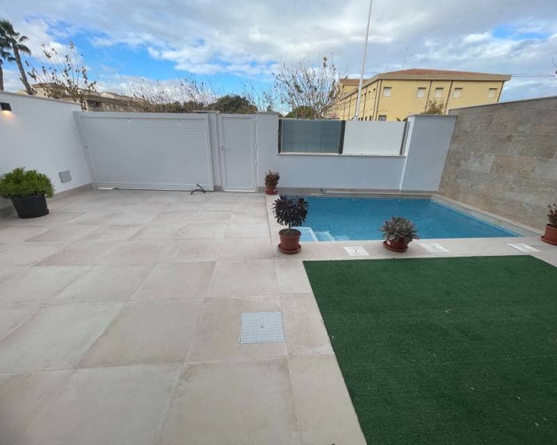 3 sypialnia Willa na sprzedaż w San Pedro del Pinatar z basenem garażem - 419 900 € (Ref: 8536982)