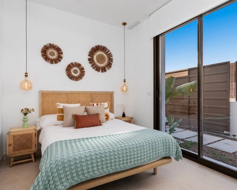 3 makuuhuone Huvila myytävänä paikassa Los Alcazares mukana uima-altaan 
autotalli - 555 000 € (Ref: 8560438)