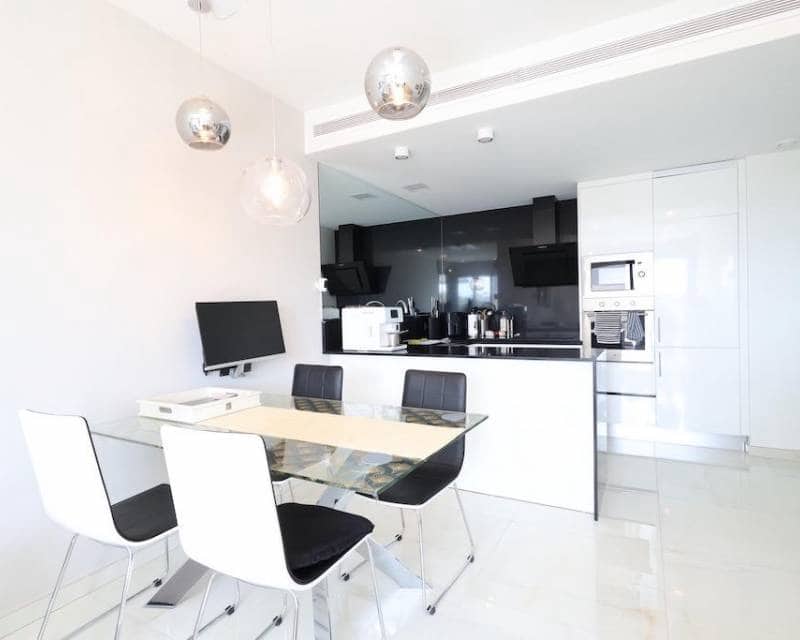 2 soveværelse Lejlighed til salg i Las Mimosas med swimmingpool garage - € 269.000 (Ref: 8583254)