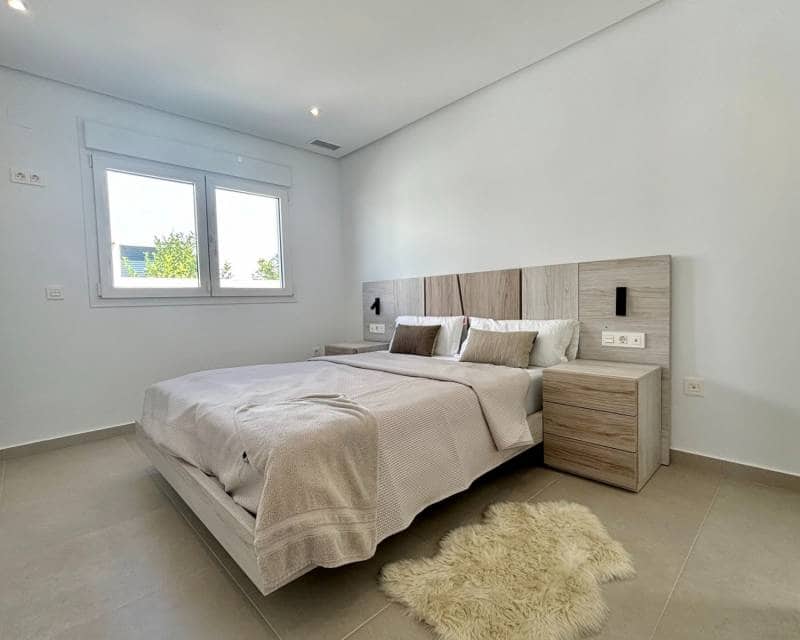 Chalet de 3 habitaciones en Benijófar en venta con piscina garaje - 478.732 € (Ref: 8598119)