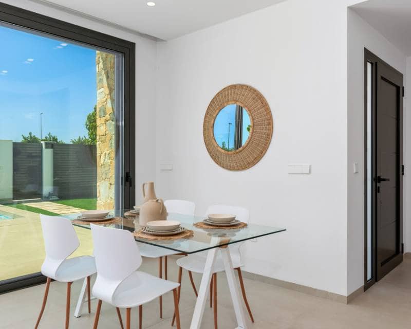 3 Zimmer Villa zu verkaufen in Los Alcazares mit Pool Garage - 749.900 € (Ref: 8609204)