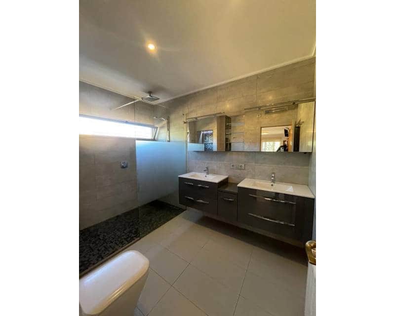 4 bedroom Villa for sale in Torrevieja with pool garage - € 589,000 (Ref: 8611734)